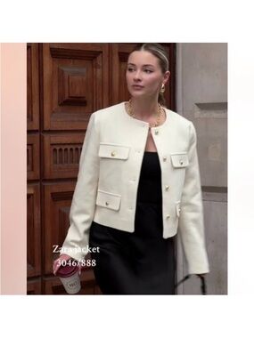 Zara Cream Cropped Boxy Jacket with Gold Buttons size M